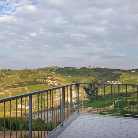 Il Grappolo D'uva Villa Neviglie
